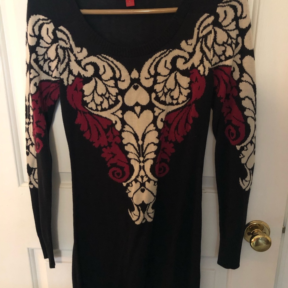 Scroll work dress- midthigh length/long sleeve